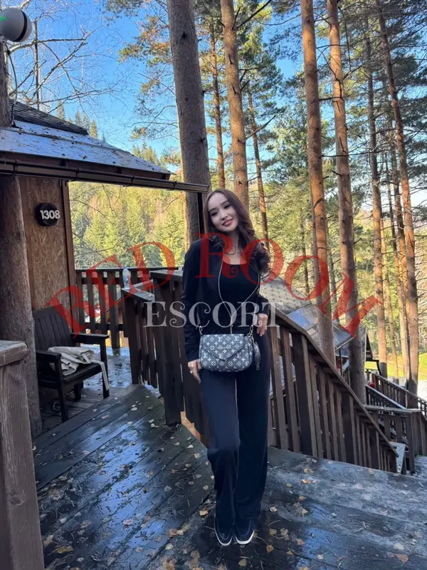 Дина — эскорт Астана